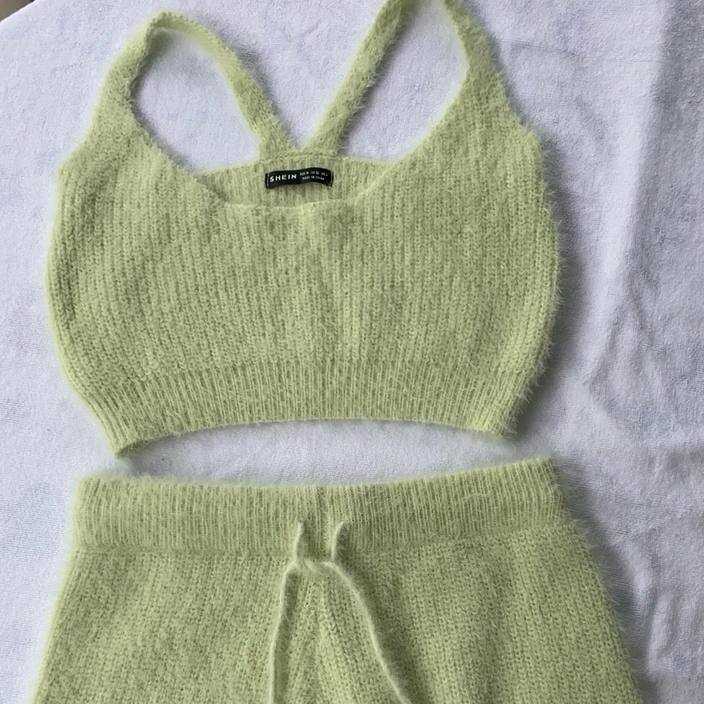 Light Green Fuzzy Set - Picture 3 of 6